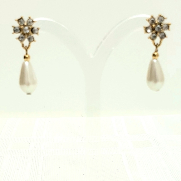 Pretty Floral Rhinestone Pearl Drop Post Earrings - Picture 3 of 5